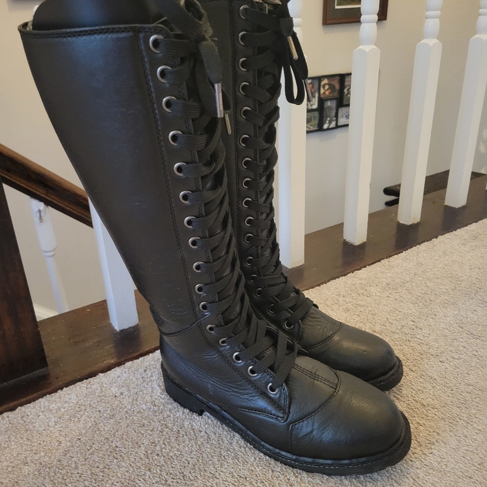 Verillas Women's Ares Knee-High Leather Boots Excellent Condition